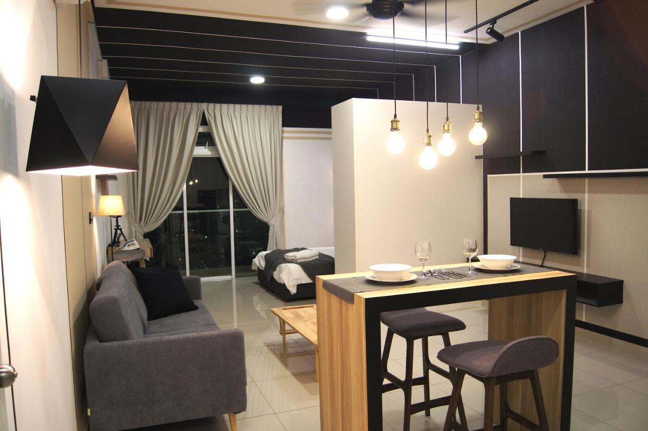 Twin Galaxy Suites By Iconic Bliss Johor Bahru Exterior foto